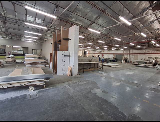 992M² WAREHOUSE TO LET IN CHISELHURST
