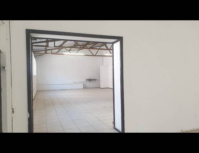 333M² FACTORY TO LET IN SALT RIVER