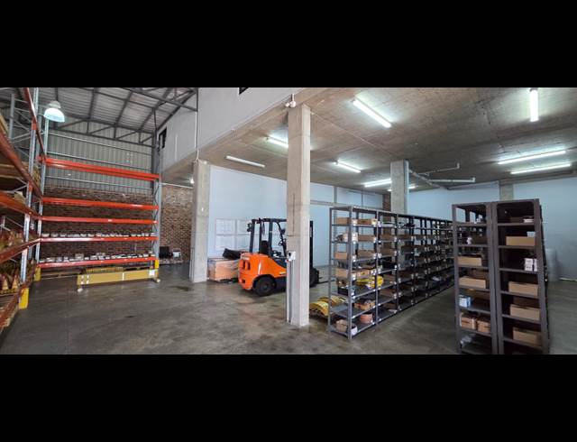 450M² WAREHOUSE TO LET IN RIVERSIDE PARK