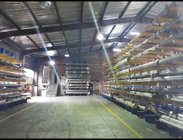 1,099M² WAREHOUSE TO LET IN WILBART