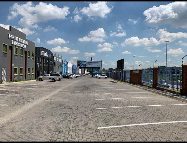 1,093M² WAREHOUSE TO LET IN STRIJDOMPARK