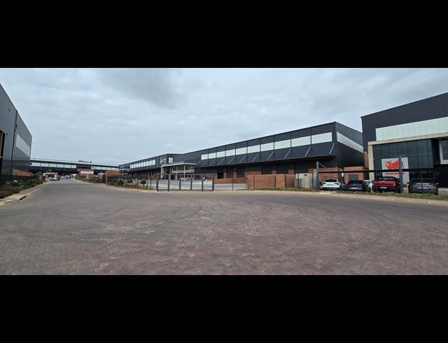 6,940M² WAREHOUSE TO LET IN NORTH RIDING