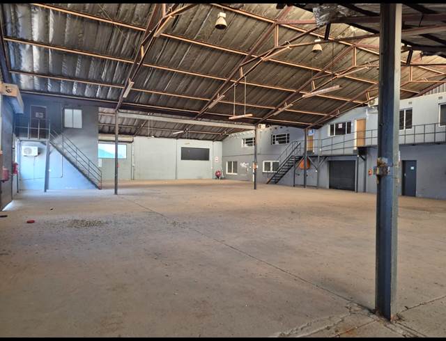1,700M² WAREHOUSE TO LET IN ALRODE SOUTH