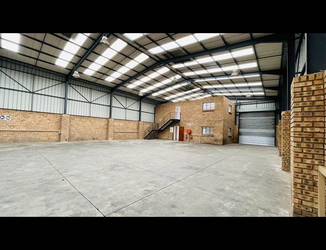 720M² WAREHOUSE TO LET IN RAND LEASE