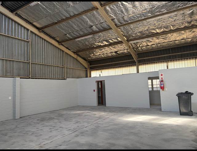 200M² WAREHOUSE TO LET IN ALBERTON NORTH