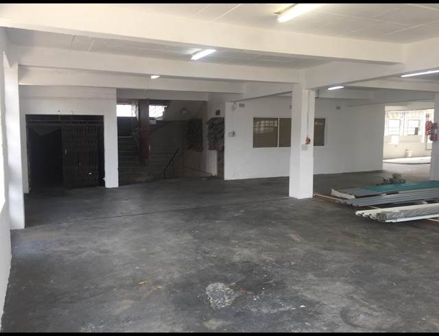 724M² WAREHOUSE TO LET IN KEW