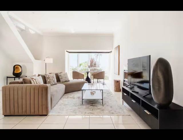 2 BEDROOM DETACHED TO LET IN GREEN POINT