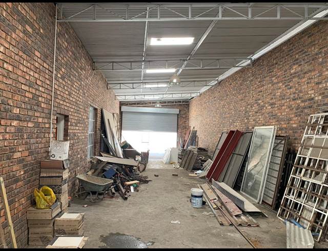 850M² WAREHOUSE TO LET IN ANDERBOLT