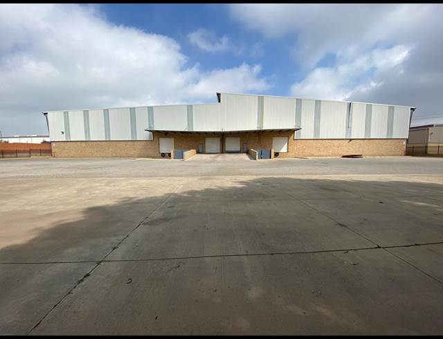5,965M² WAREHOUSE TO LET IN GOSFORTH PARK