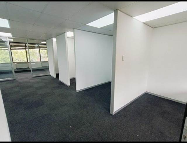 BUSINESS PROPERTY TO RENT IN VORNA VALLEY