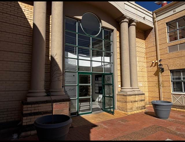 270M² OFFICE TO LET IN DUNKELD WEST