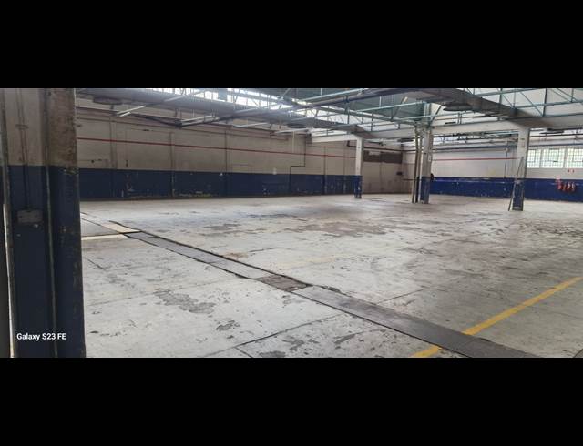 2,600M² WAREHOUSE TO LET IN GLENESK