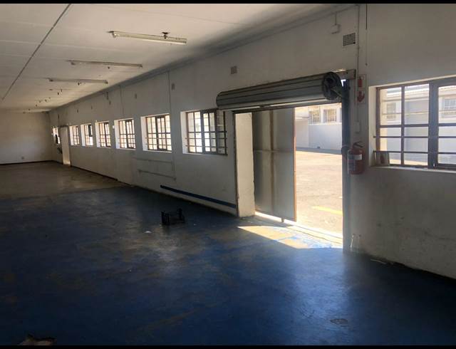 220M² WAREHOUSE TO LET IN PAARDEN EILAND
