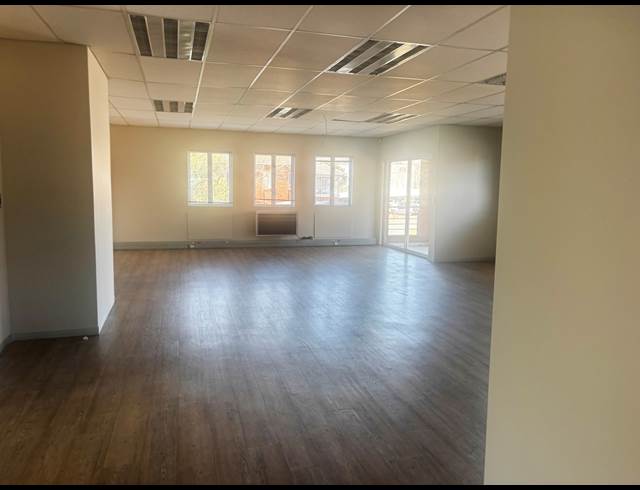 365M² BUILDING TO LET IN FOURWAYS