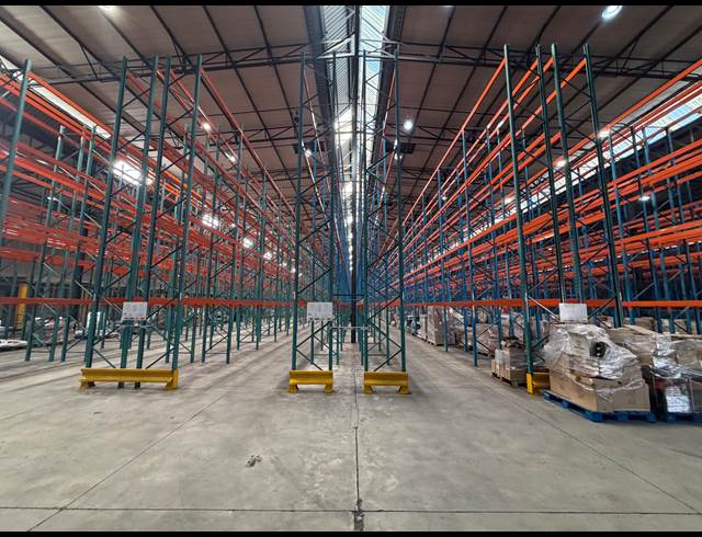 7,988M² WAREHOUSE TO LET IN RANDJESPARK