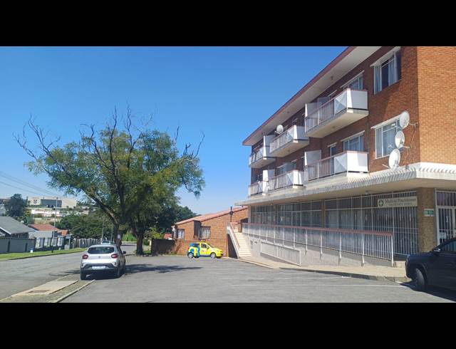 144M² OFFICE TO LET IN OAKDENE