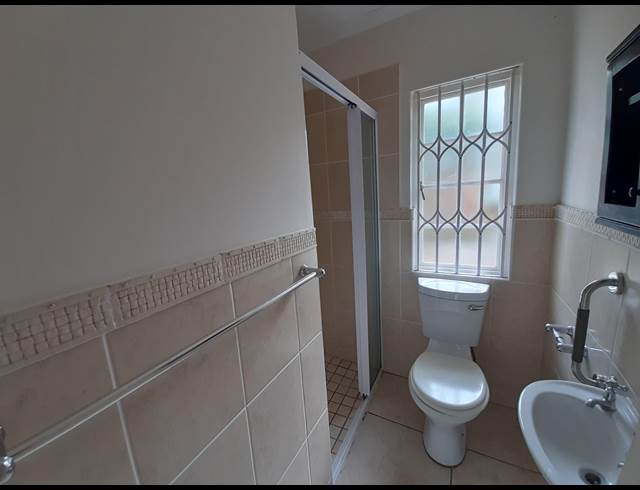 2 BEDROOM TOWNHOUSE TO LET IN SOMERSET PARK