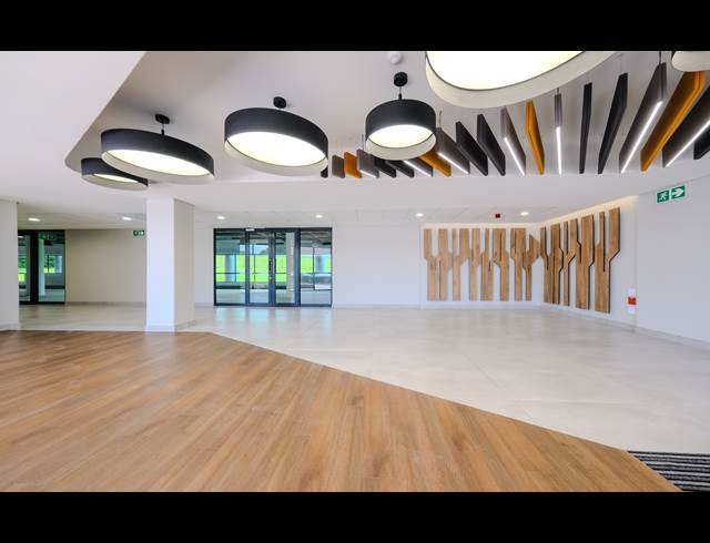 550M² OFFICE TO LET IN VORNA VALLEY