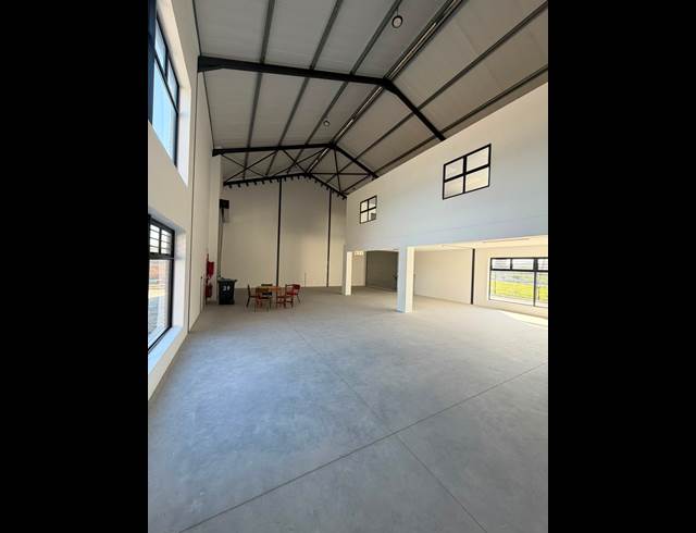 866M² WAREHOUSE TO LET IN FISANTEKRAAL INDUSTRIAL
