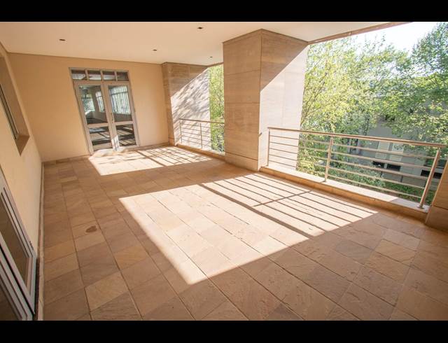 1,013M² OFFICE TO LET IN ILLOVO