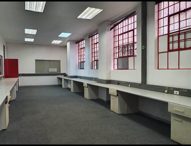 1,409M² WAREHOUSE TO LET IN CITY & SUBURBAN