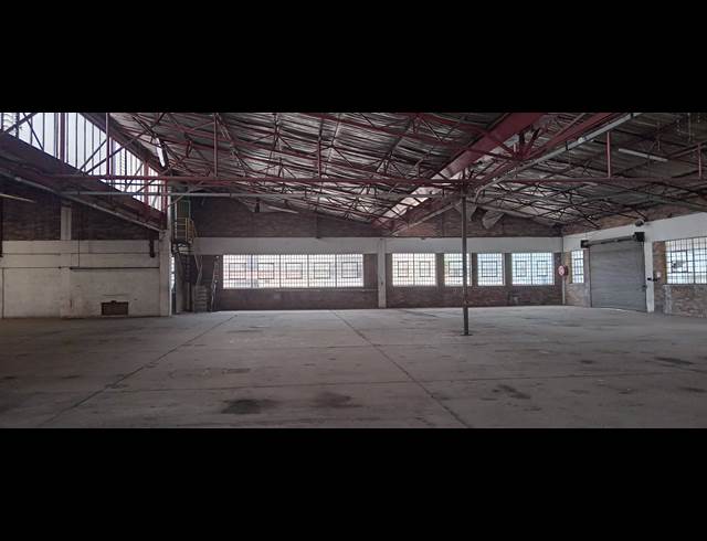 1,550M² WAREHOUSE TO LET IN BENROSE