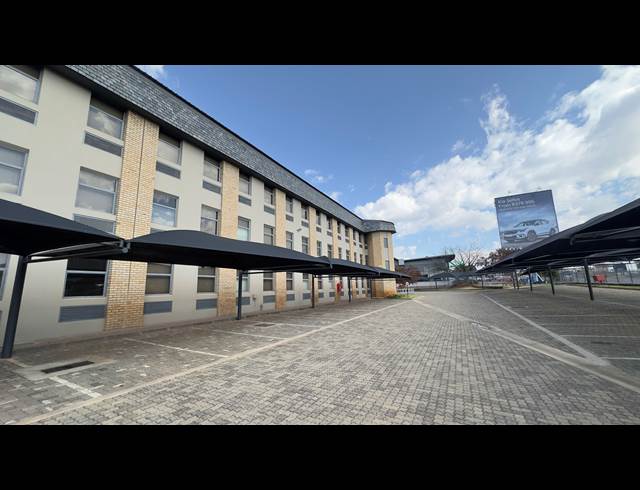 1,500M² OFFICE TO LET IN MEADOWDALE