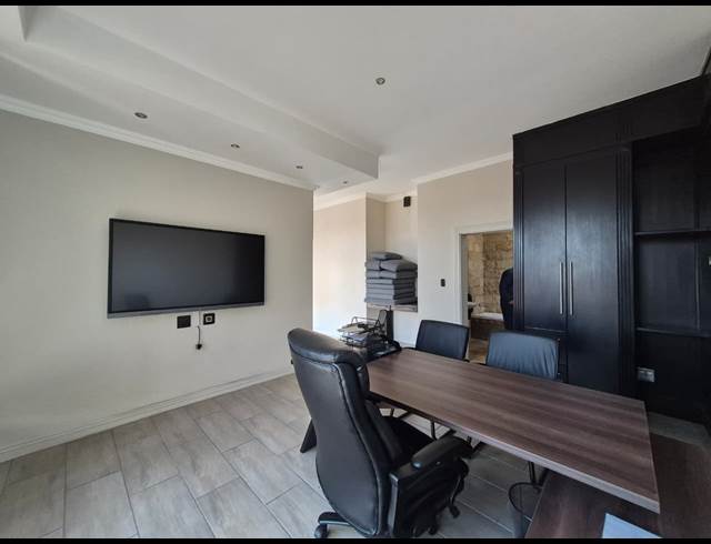 550M² OFFICE TO LET IN ROSEBANK