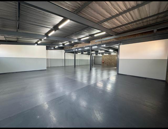 550M² WAREHOUSE TO LET IN CHAMDOR