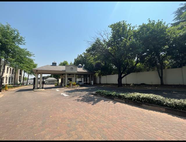 529M² OFFICE TO LET IN BRYANSTON