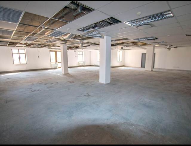 238M² OFFICE TO LET IN FOURWAYS