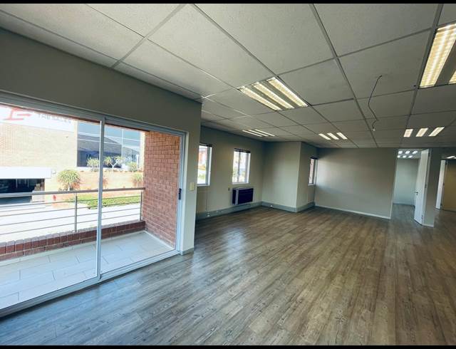 365M² OFFICE TO LET IN FOURWAYS