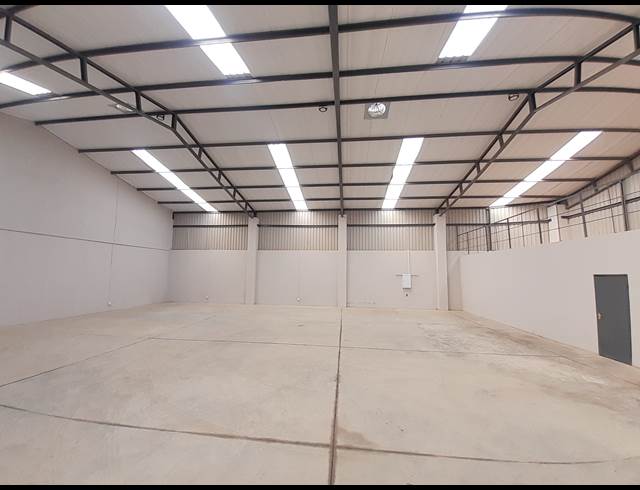 435M² WAREHOUSE TO LET IN COSMO BUSINESS PARK