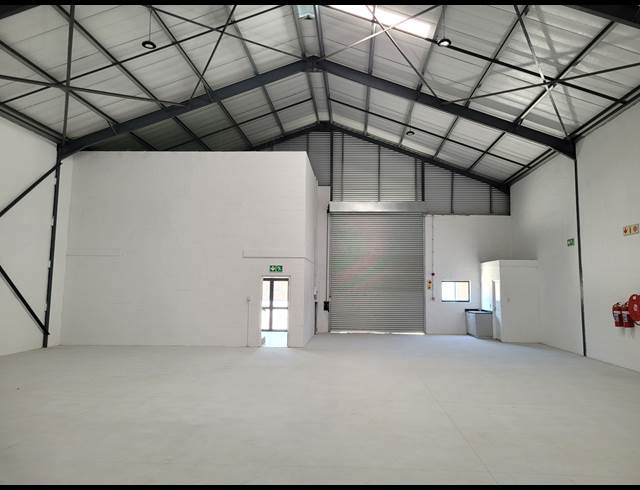 367M² WAREHOUSE TO LET IN KILLARNEY GARDENS