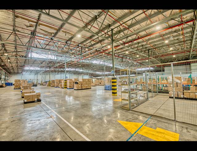 10,000M² WAREHOUSE TO LET IN RIVERHORSE VALLEY