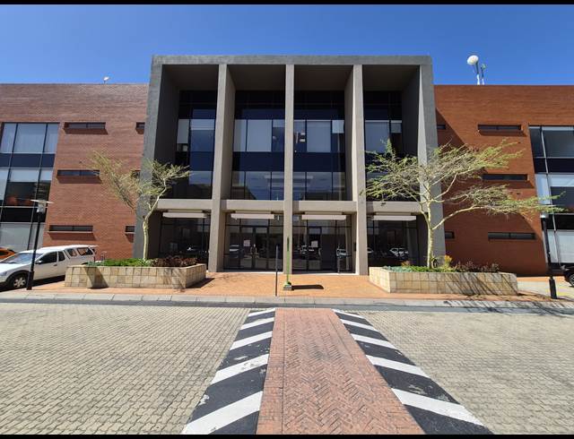 646M² OFFICE TO LET IN SANDTON CENTRAL