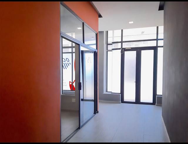1,100M² WAREHOUSE TO LET IN SALT RIVER