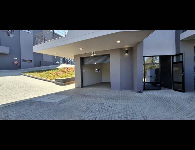 148M² BUILDING TO LET IN MOREHILL
