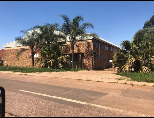 1,000M² WAREHOUSE RENTED IN WALTLOO