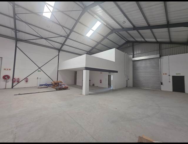 562M² WAREHOUSE TO LET IN FIRGROVE