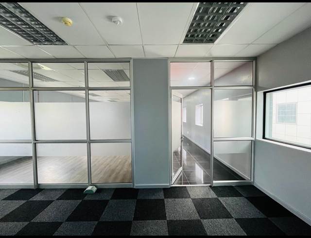 2,000M² OFFICE TO LET IN GLEN AUSTIN AH