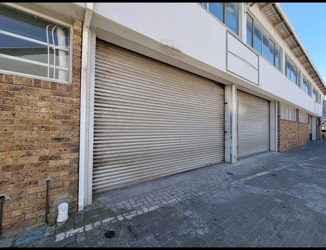 329M² WAREHOUSE TO LET IN STIKLAND INDUSTRIAL