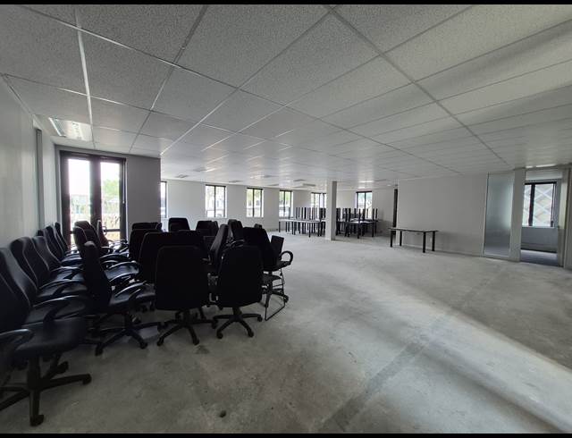 556M² OFFICE TO LET IN SANDTON CENTRAL