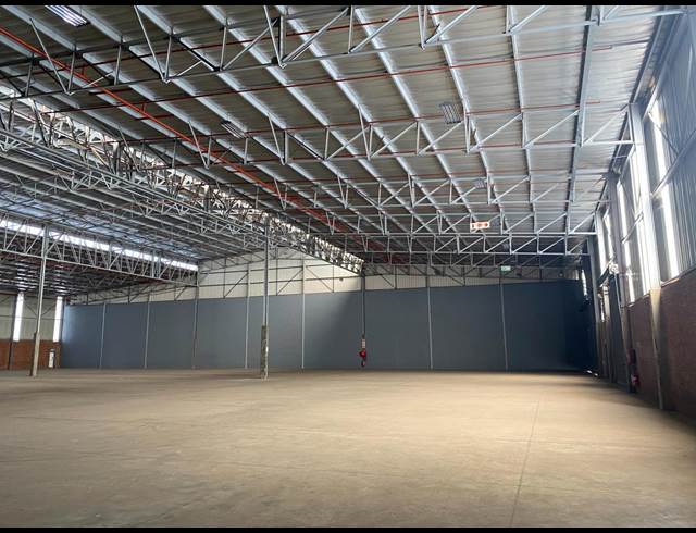 9,800M² WAREHOUSE TO LET IN POMONA