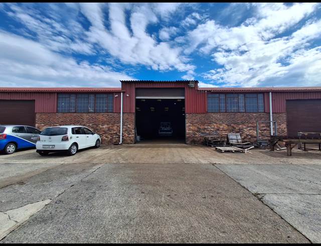 1,800M² WAREHOUSE TO LET IN WOODBROOK