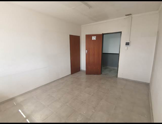 14M² OFFICE TO LET IN LYTTELTON MANOR