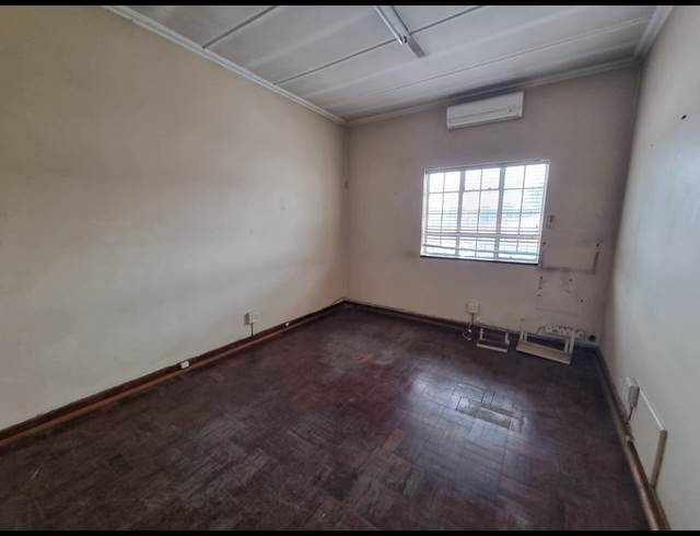 260M² OFFICE TO LET IN ALBERTON NORTH