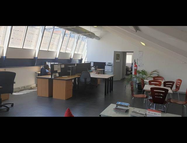 427M² WAREHOUSE RENTED IN OBSERVATORY