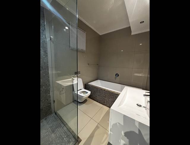 2 BEDROOM APARTMENT TO LET IN PARKMORE
