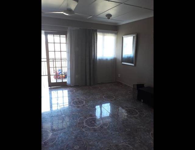 2 BEDROOM PROPERTY TO RENT IN MEER EN SEE